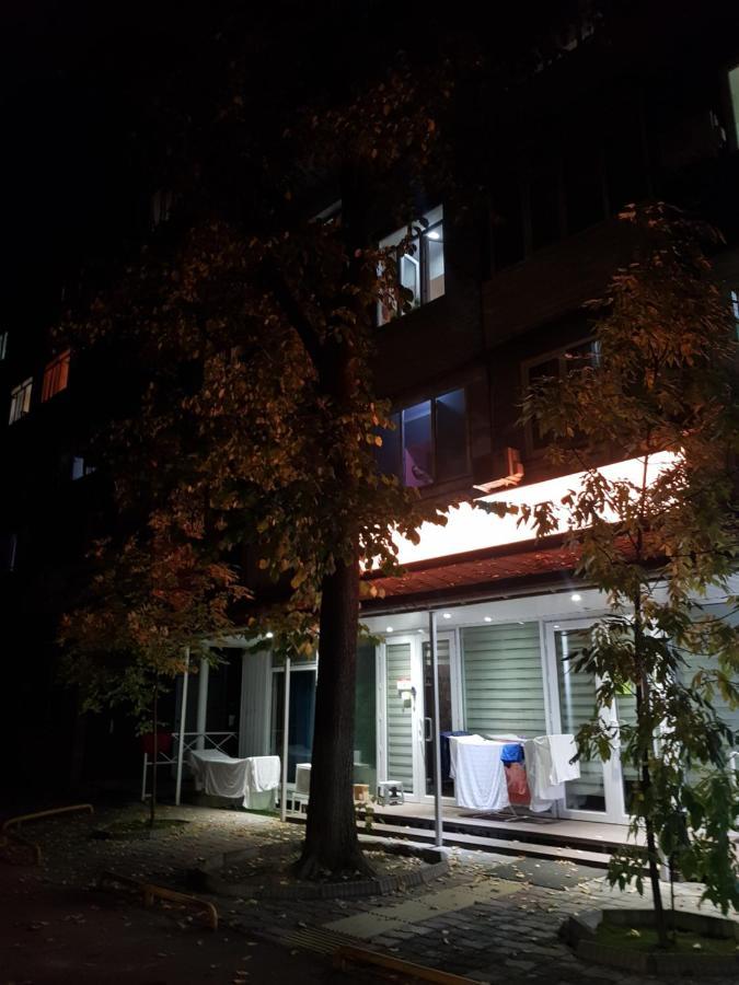 Отличная Квартира Со Всеми Удобствами. Almaty Exterior photo